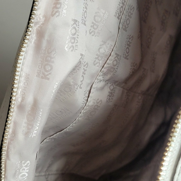 MICHAEL KORS Belted Bedford Ivory Gold Domed Two Way Convertible Carryall Bag - Picture 8 of 12